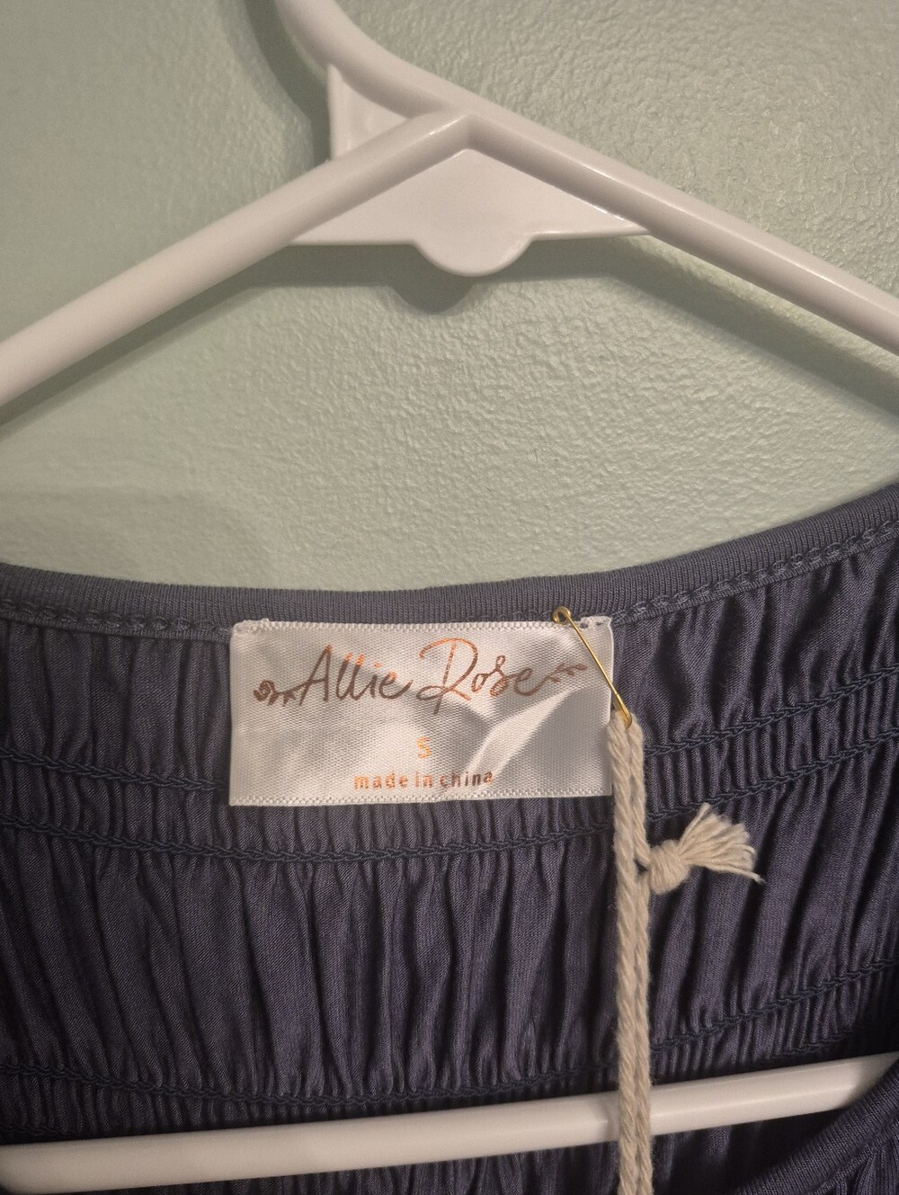 Allie Rose Womens Babydoll Blue Oversized Sleeveless Smocked Yoke Top Size Small - Picture 5 of 6